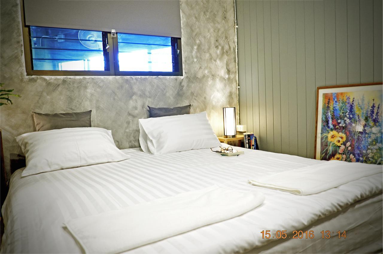 Goodfellas Thong Lo Hostel #Check In Time Needed# Banguecoque Exterior foto